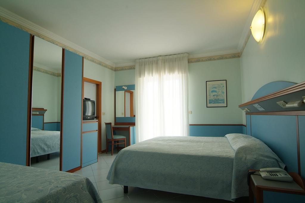 Hotel Arizona Riccione Exteriör bild